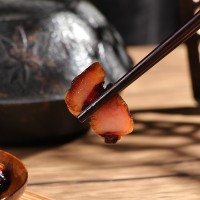 廣東特產(chǎn)2.5kg真空包裝廣式臘肉廠家供應(yīng)切片腌制臘肉煲仔飯臘肉