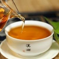 云南白茶易武老樹茶粽葉香貢眉小方塊茶餅120g便攜裝可長(zhǎng)期保存